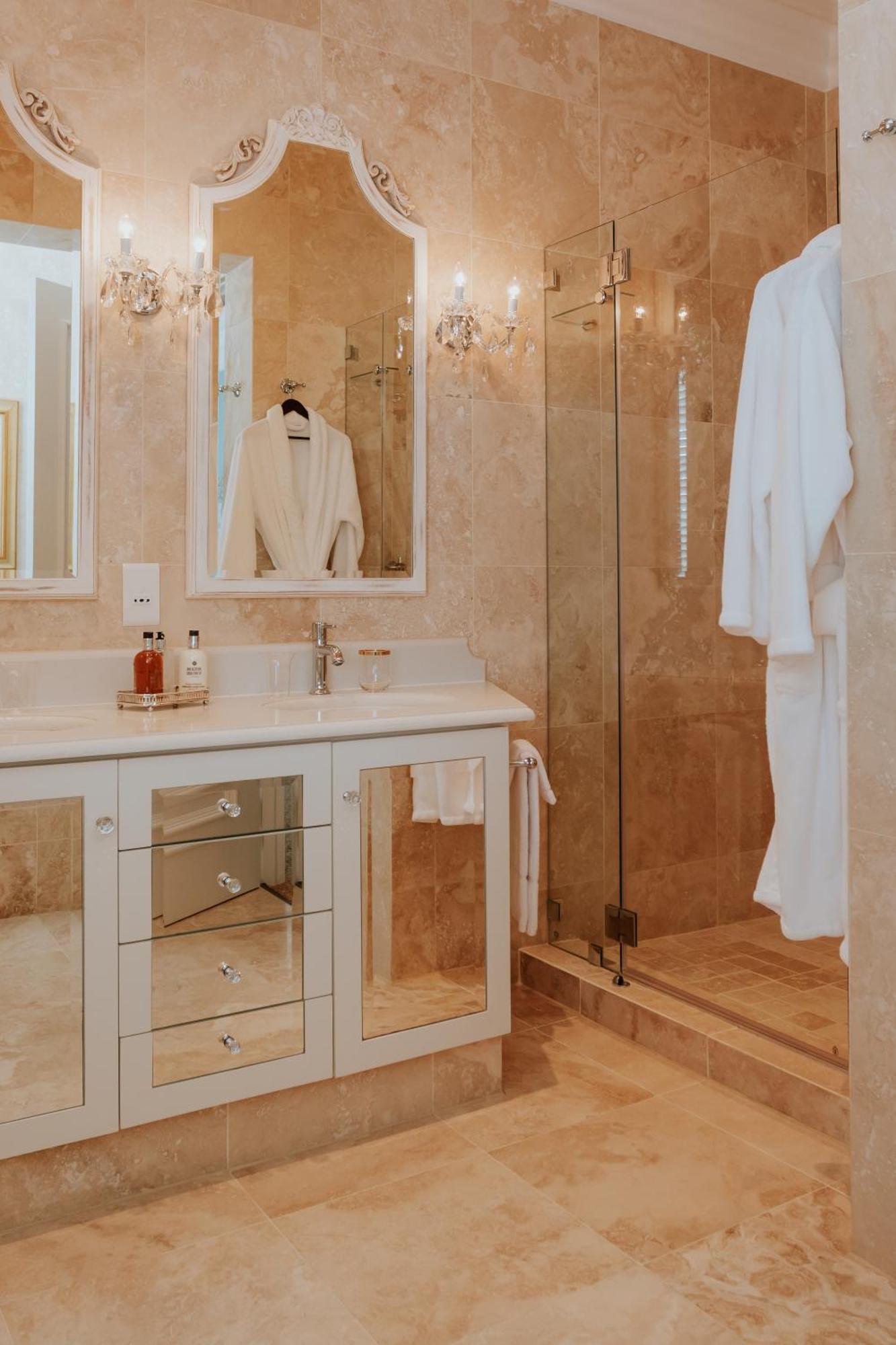 The Light House Boutique Suites 파를 객실 사진